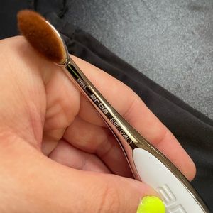 Artis Elite Oval 3 Brush